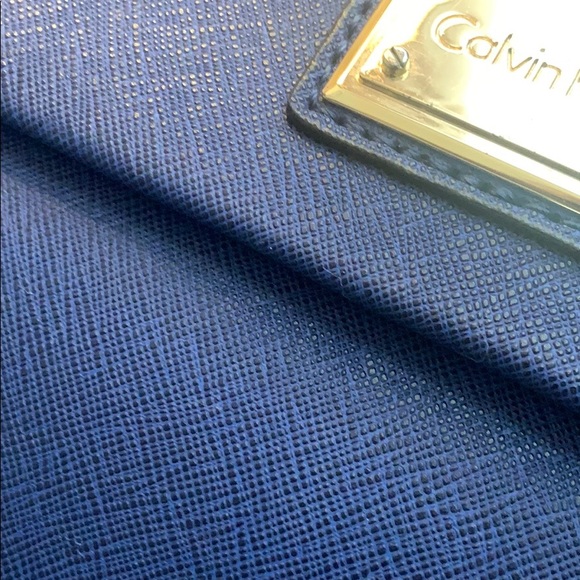 Calvin Klein handbag with gold accents - Picture 9 of 9